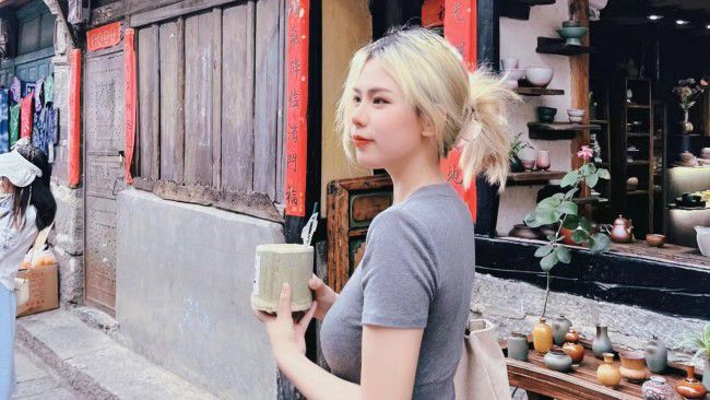 别难过了 把她头像发我 我换上陪你聊会