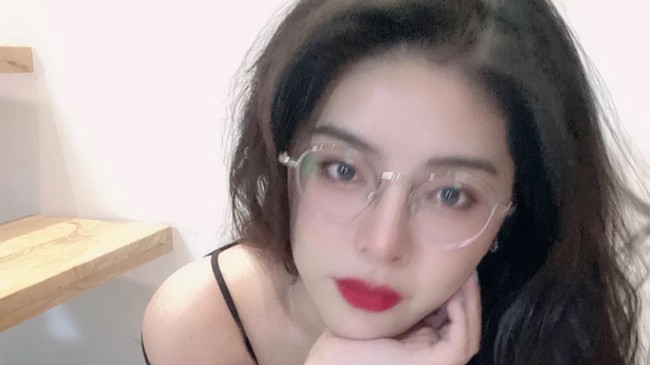 欢迎来到UNNY酱的直播间