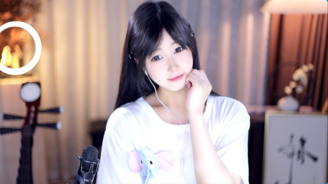 明明靠颜值吃饭却选择了唱歌