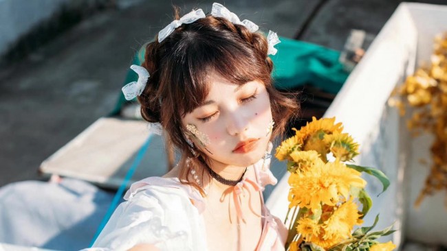 荒草園里掛滿長明燈星秀直播_荒草園里掛滿長明燈視頻直播 - 虎牙直播