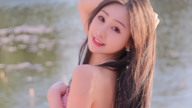 人在~