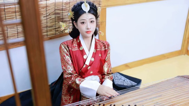 偶尔神经的无聊歌手~