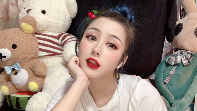 小獨苗苗顏值直播_小獨苗苗視頻直播 - 虎牙直播