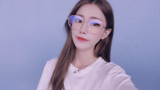 喵喵酱【超白】的直播