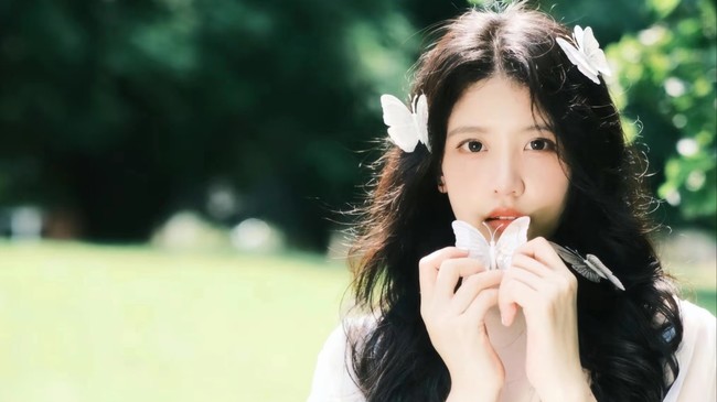 关注蓝莓杯民族舞大赛 不要在翻了~