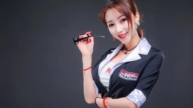 卡爾元寶星秀直播_卡爾元寶視頻直播 - 虎牙直播