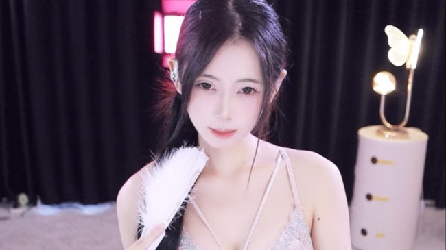 别在外面了 快进来