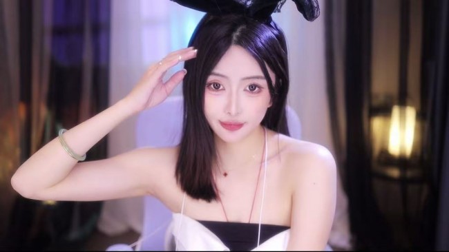 滿創(chuàng)-咬一口小蛋糕-星秀直播_滿創(chuàng)-咬一口小蛋糕-視頻直播 - 虎牙直播