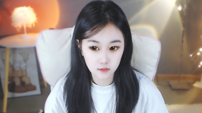 皓月-小欣星秀直播_皓月-小欣視頻直播 - 虎牙直播