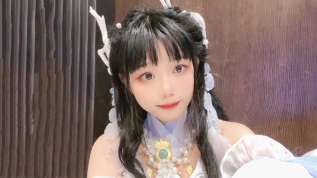 虎牙-秋裕,格格-《杀手房东俏房客》假正经格格已上线!-开车了